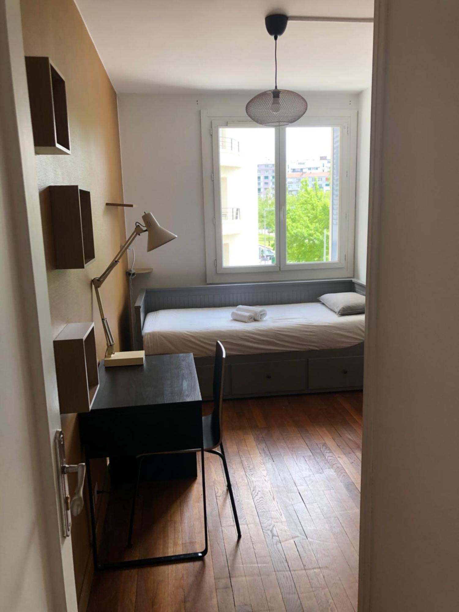 Appartement Chambre Meublee Cafe Boulevard Joseph Vallier à Grenoble Extérieur photo